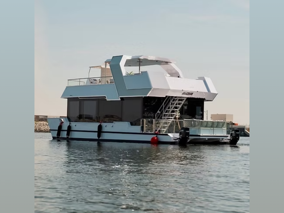 Luxx Maya Houseboat
